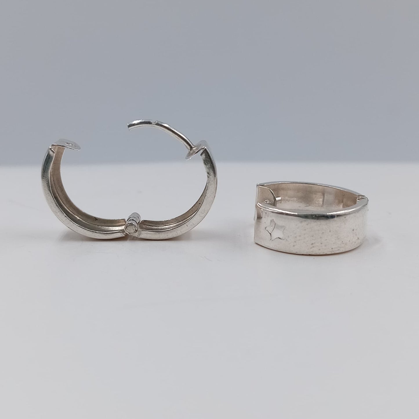 Aretes argolla huggie 1.5 cm