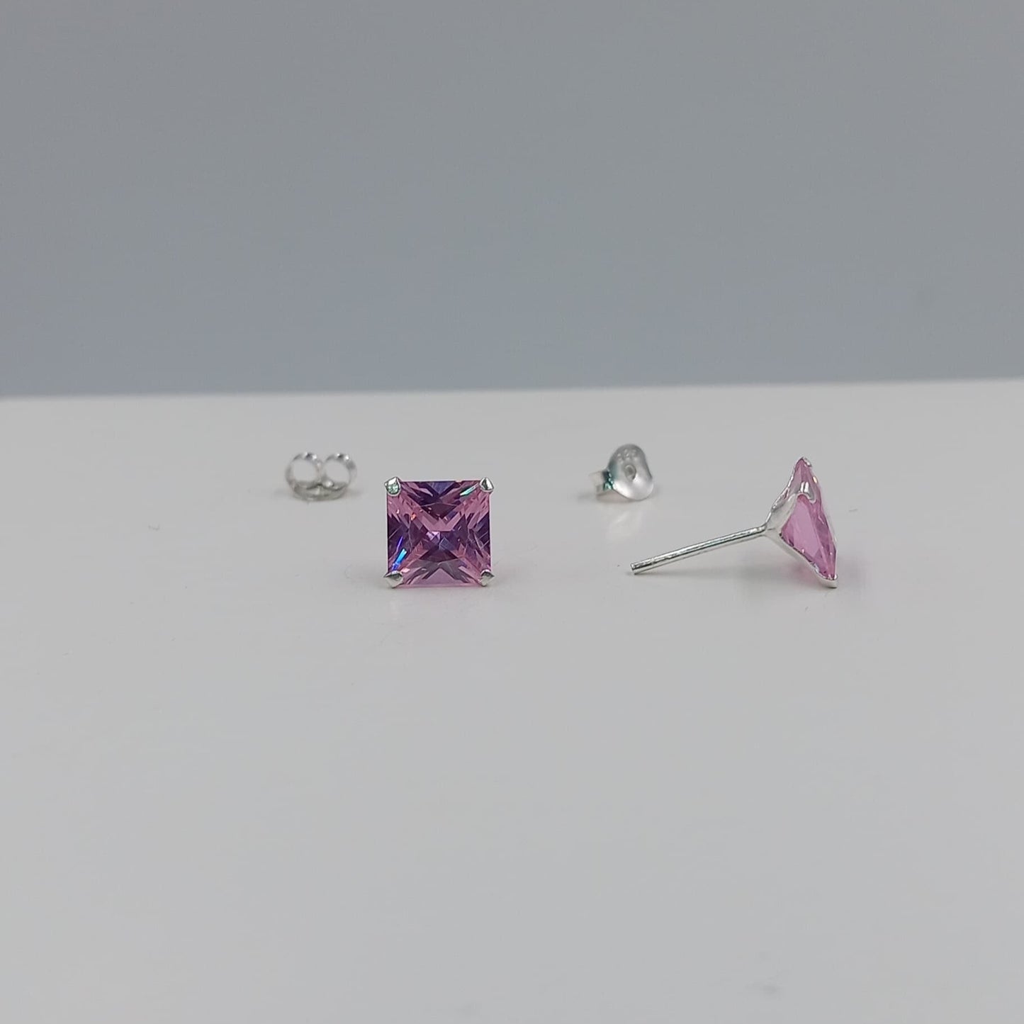 Arete chispa cuadrada 7 mm