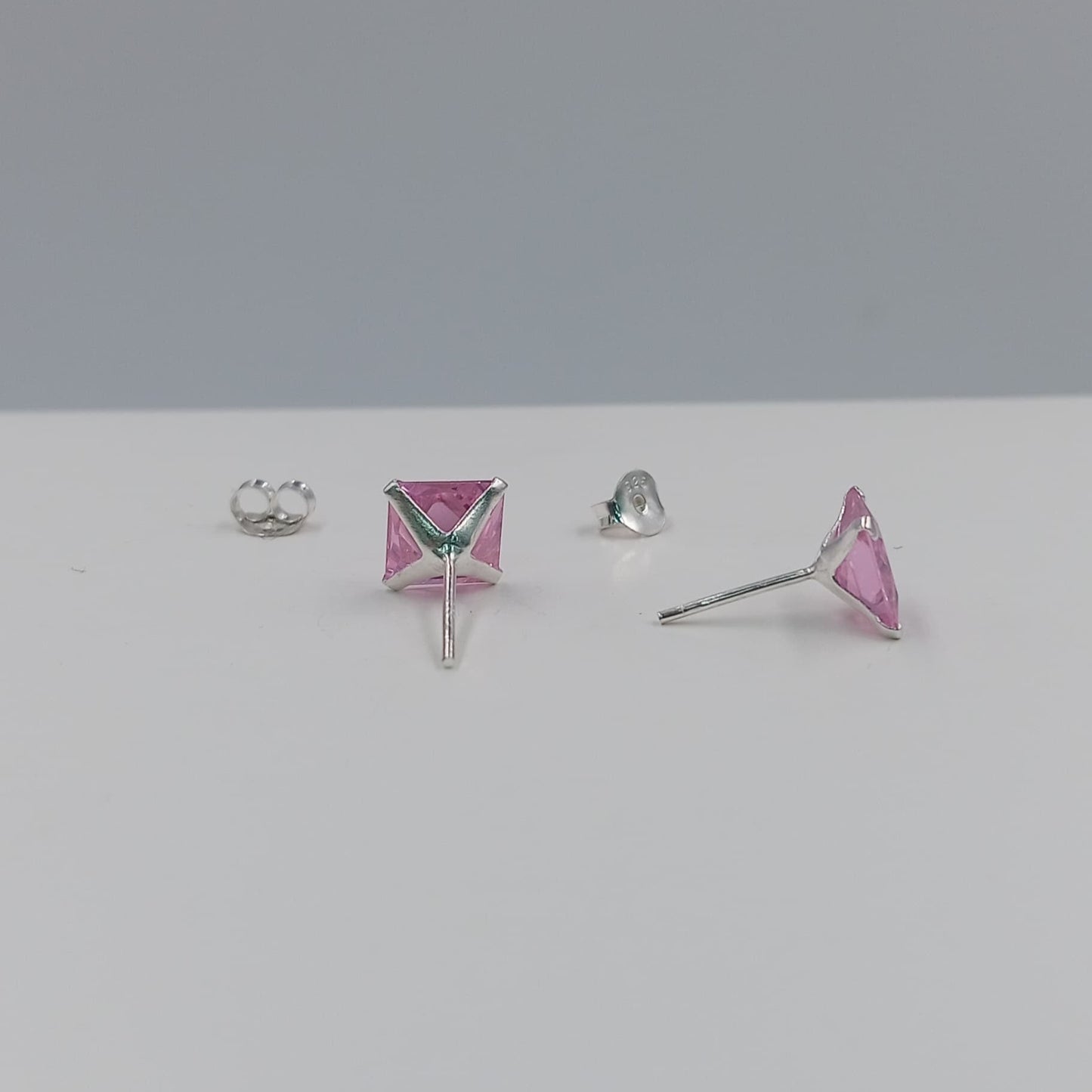 Arete chispa cuadrada 7 mm