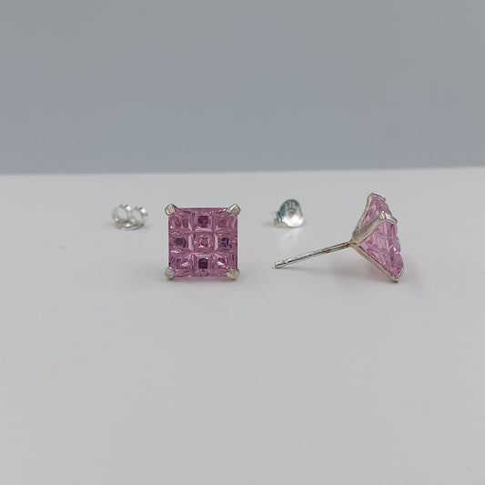 Aretes chispa cuadrada 9 mm