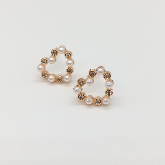 Arete corto corazón perlado