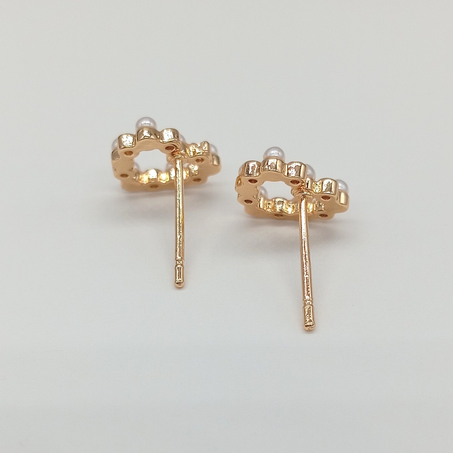 Arete corto corazón perlado