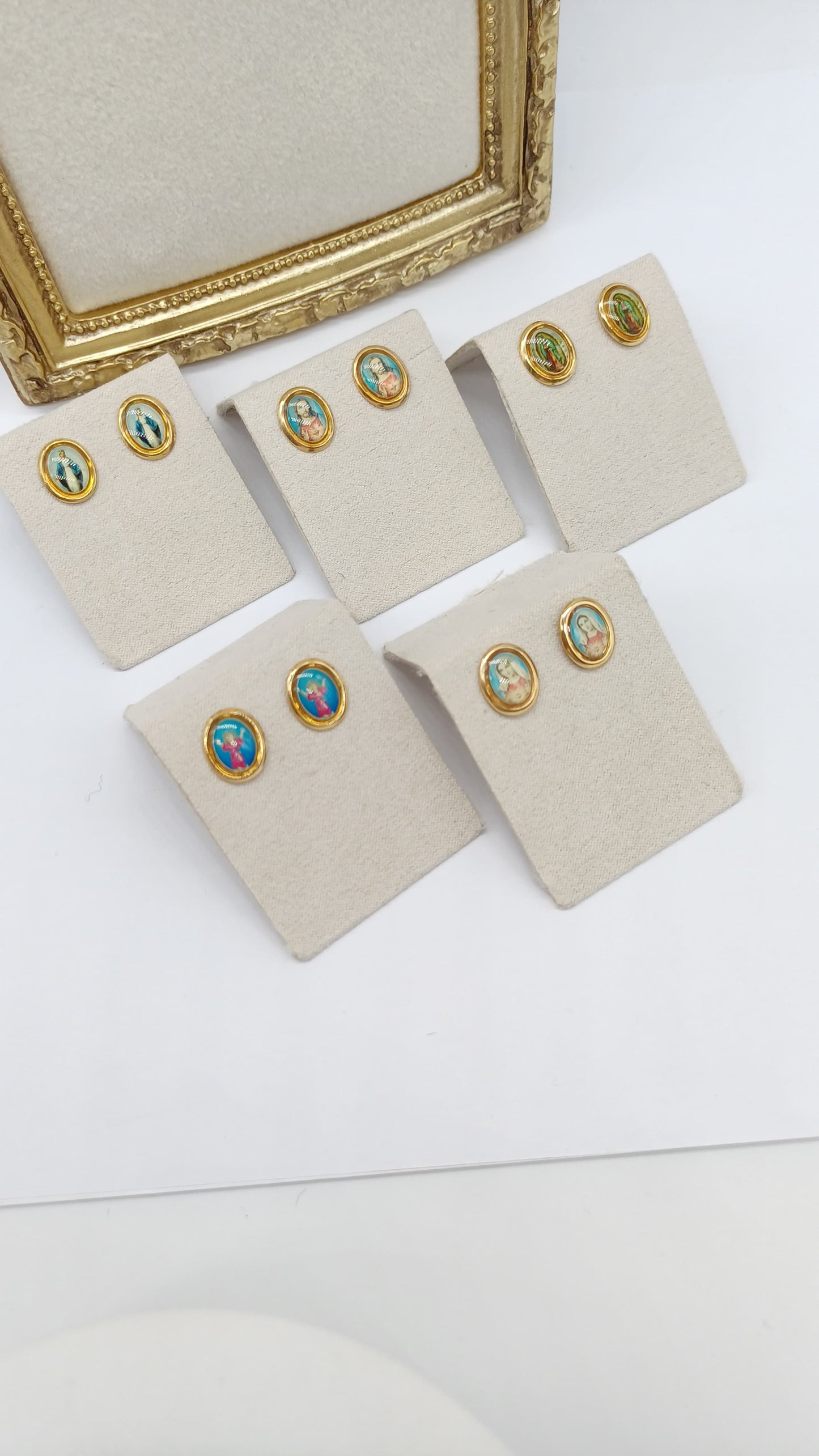 Aretes Religiosos