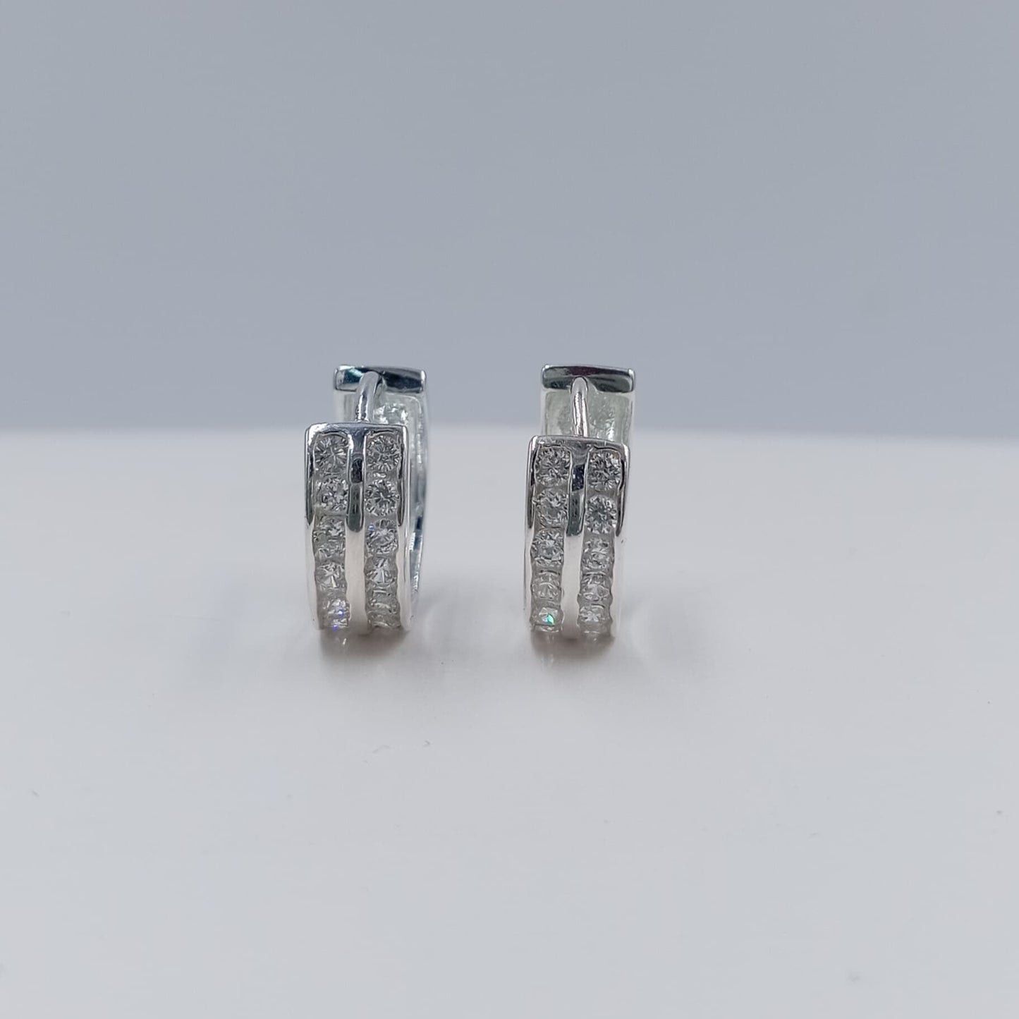 Aretes argolla huggie 1.5 cm