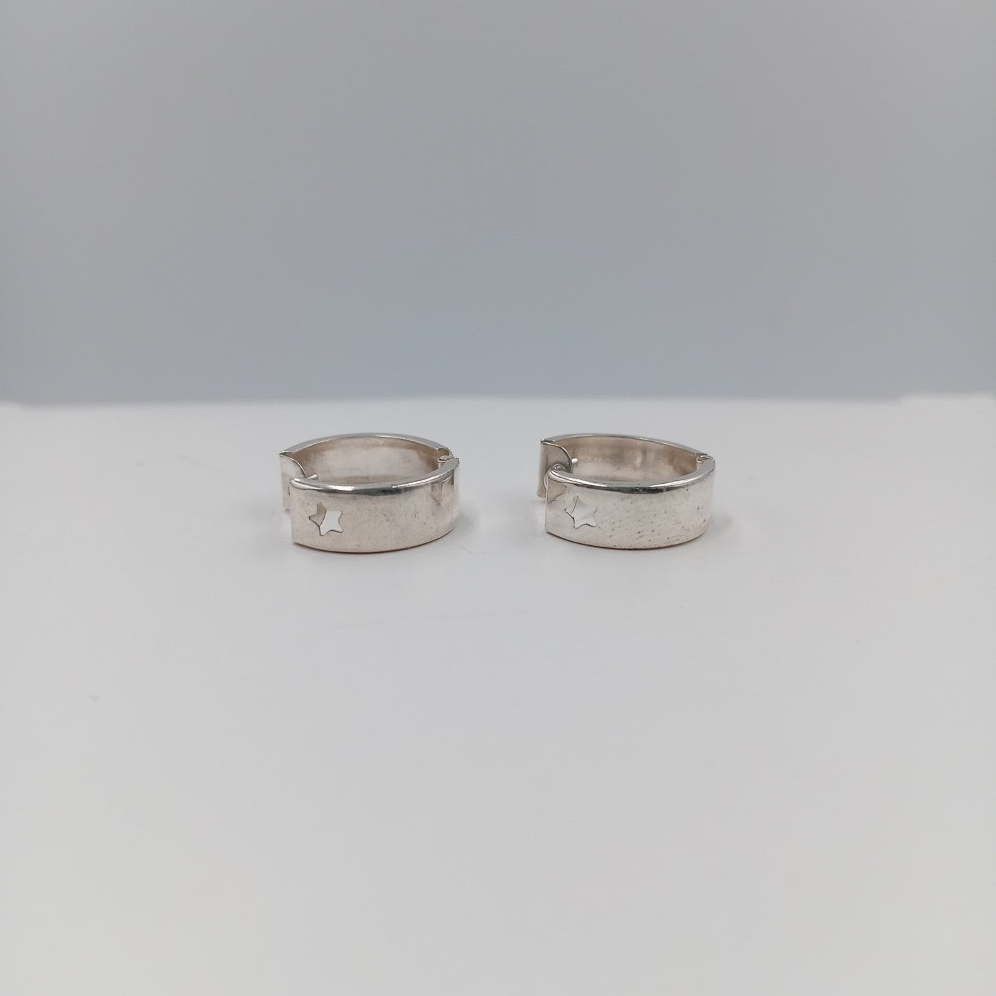 Aretes argolla huggie 1.5 cm