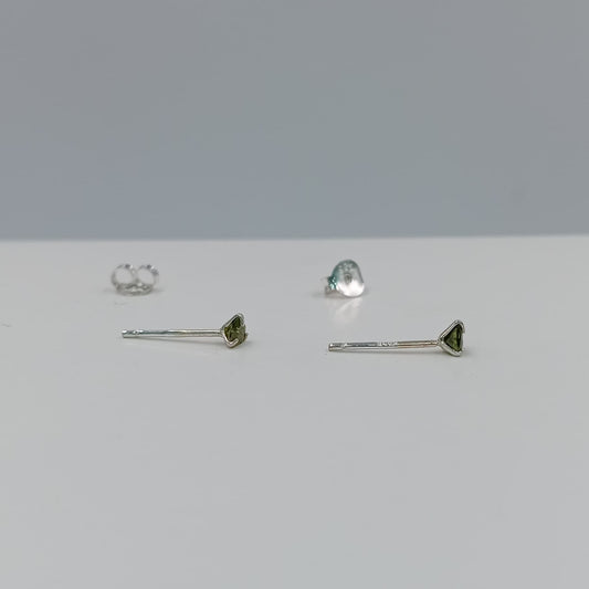 Arete chispa corazón 2 mm