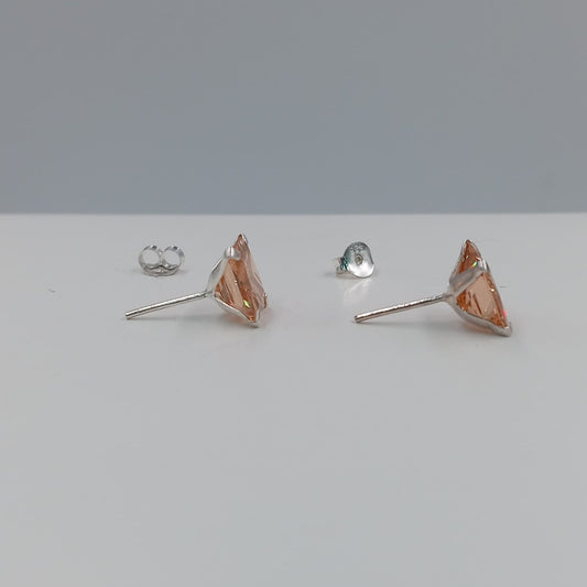 Aretes chispa cuadrada 8 mm