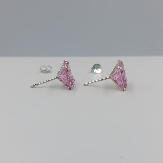 Aretes chispa cuadrada 9 mm