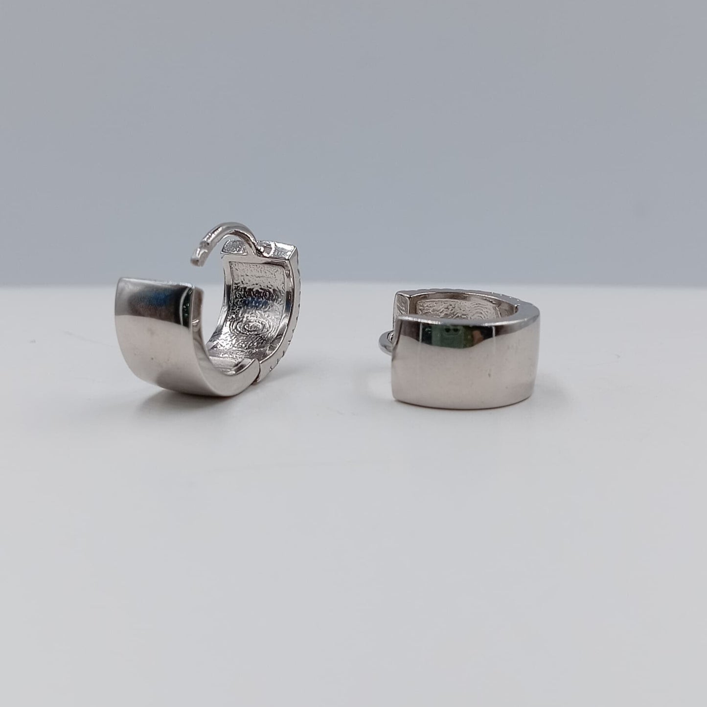 Arete argolla huggie 1.4 cm