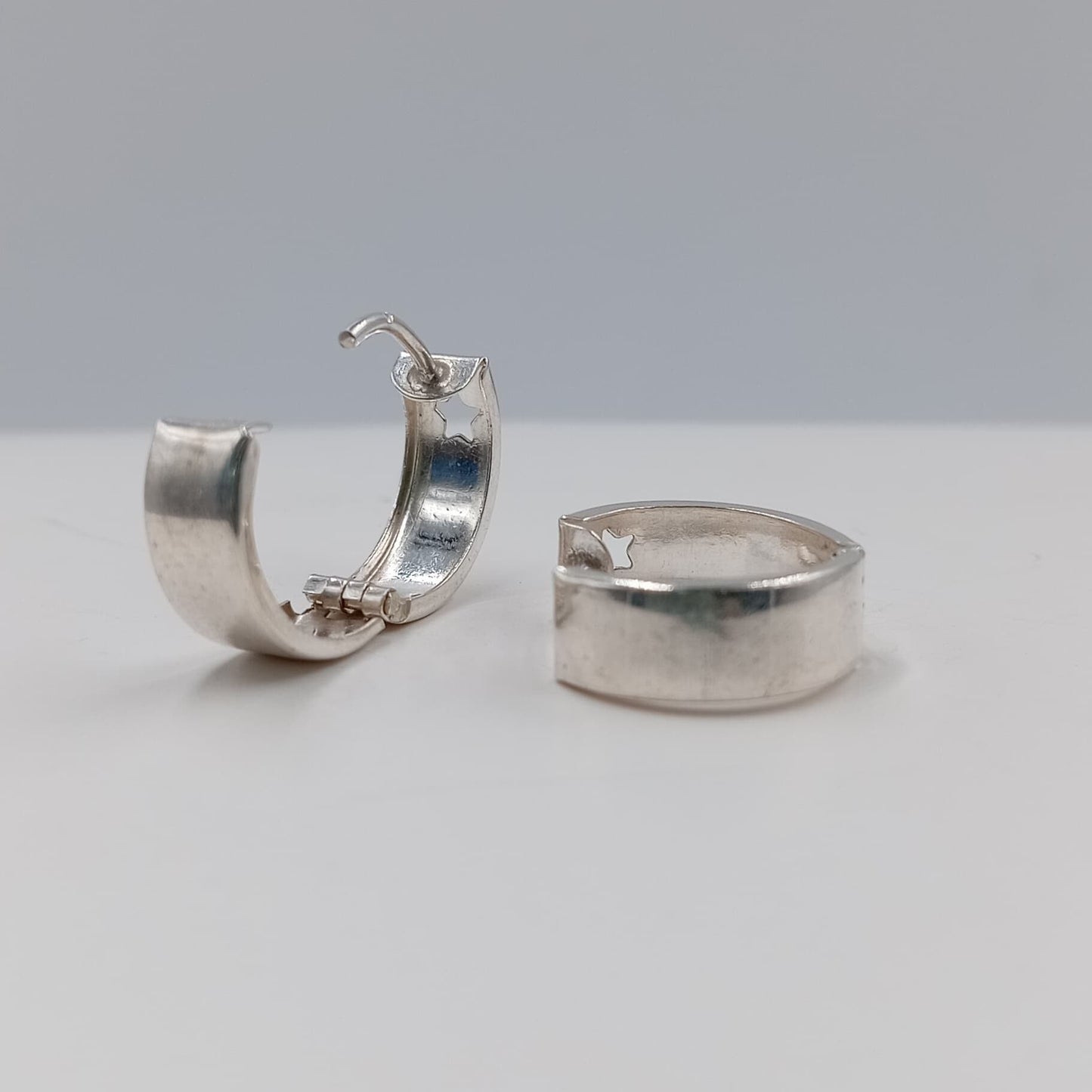 Aretes argolla huggie 1.5 cm
